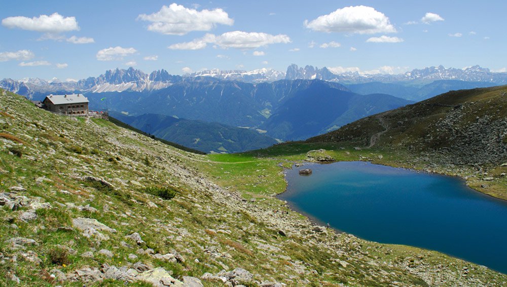 Escursione panoramica al Monte del Pascolo e Rifugio Lago Rodella